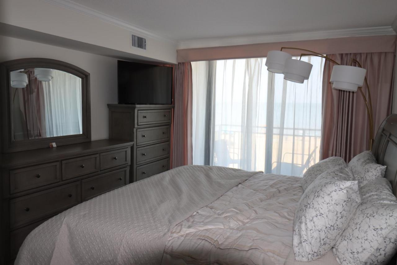 Luxury Oceanfront * Virginia Beach