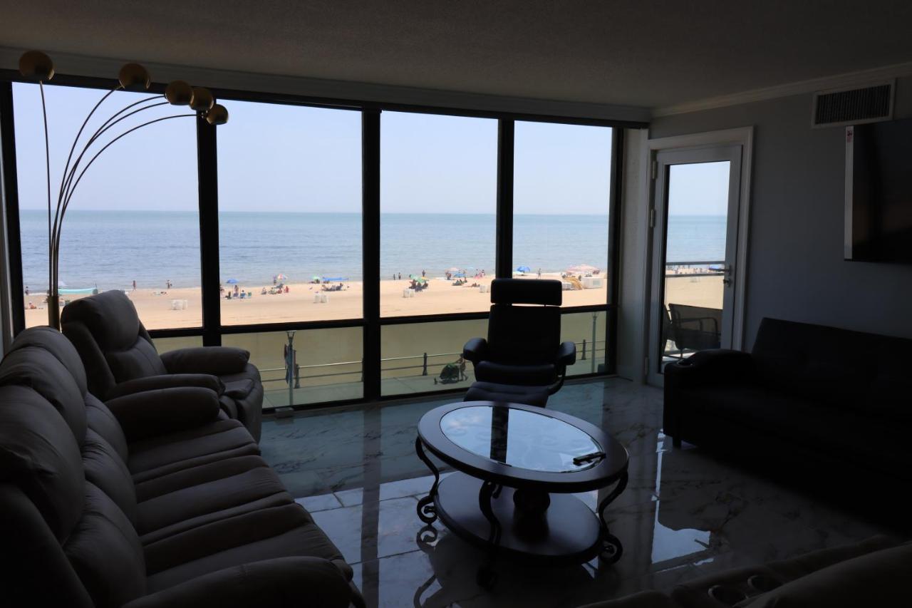 Luxury Oceanfront * Virginia Beach