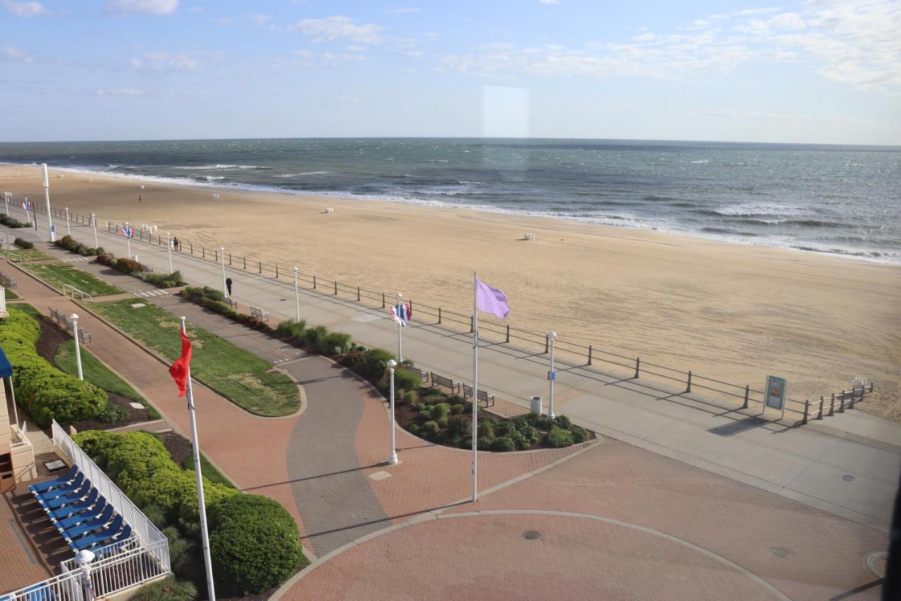 Luxury Oceanfront * Virginia Beach